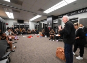 九游体育入口-波波维奇执教技巧见功力，马刺再创佳绩的简单介绍