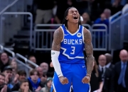 九游体育官方登录入口-雄鹿队主力球员再度闪耀，率领球队取得胜利的简单介绍