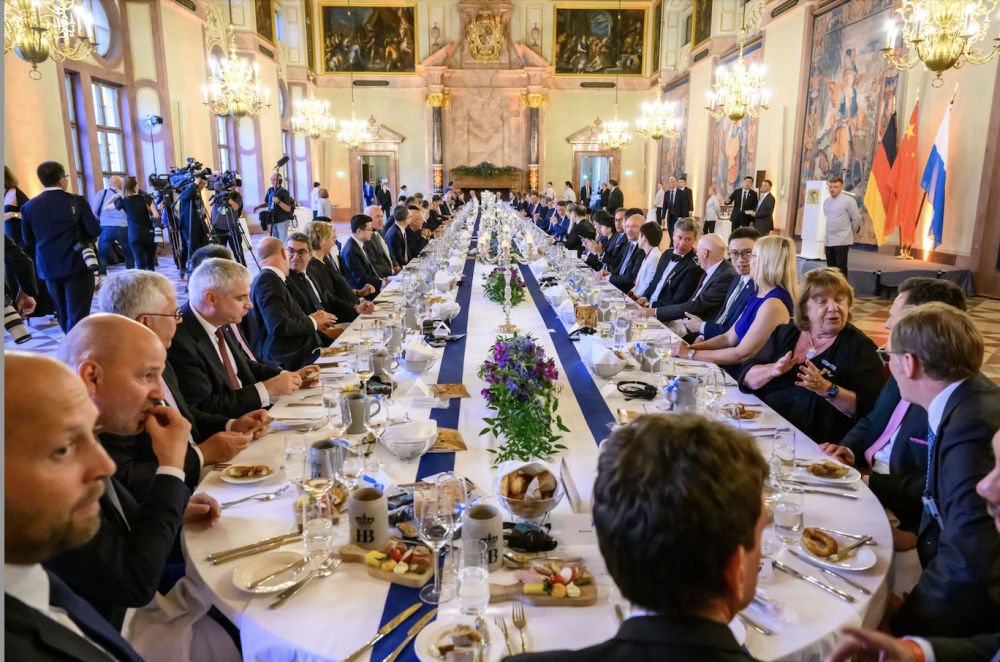 慕尼黑市政竞技俱乐部豪华晚宴成功举办 慕尼黑市政竞技俱乐部豪华晚宴成功举办