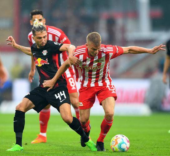 柏林联合主场击败美因茨,豪取三分 柏林联合主场击败美因茨,豪取三分