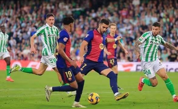 巴塞罗那取胜,马斯卡雷尔突破重围 巴塞罗那取胜,马斯卡雷尔突破重围