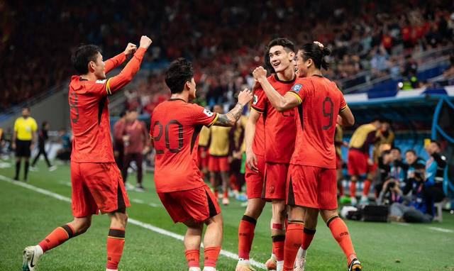 太阳大胜对手,以高比分领先晋级四强的简单介绍 太阳大胜对手,以高比分领先晋级四强的简单介绍