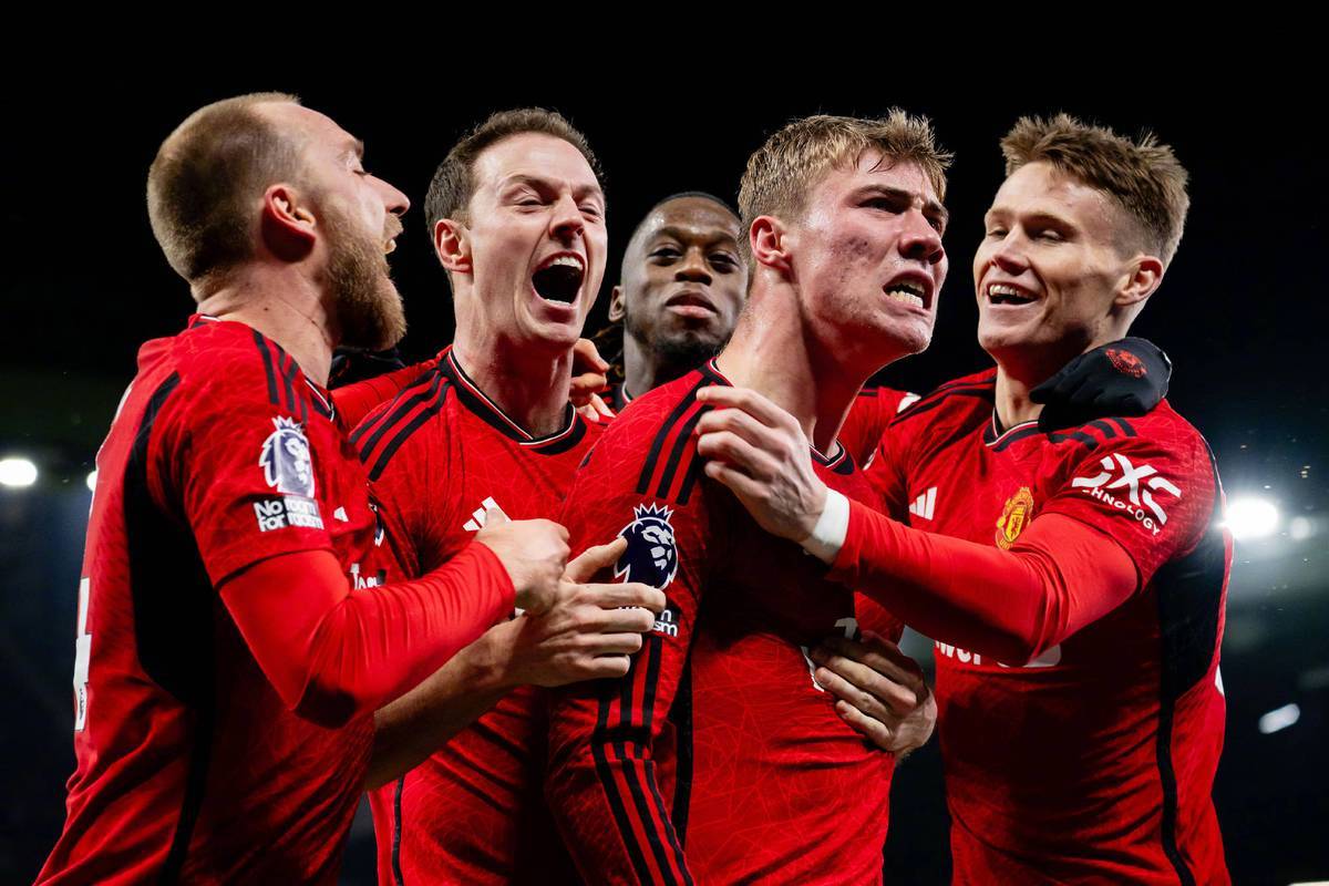 曼联队向对手发起了强大挑战 曼联队向对手发起了强大挑战