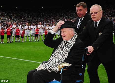 意大利足球俱乐部发起慈善活动,受欢迎 意大利足球俱乐部发起慈善活动,受欢迎