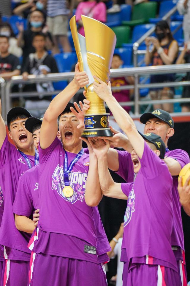 篮球青年锦标赛总决赛激烈角逐,加拿大队夺冠的简单介绍 篮球青年锦标赛总决赛激烈角逐,加拿大队夺冠的简单介绍