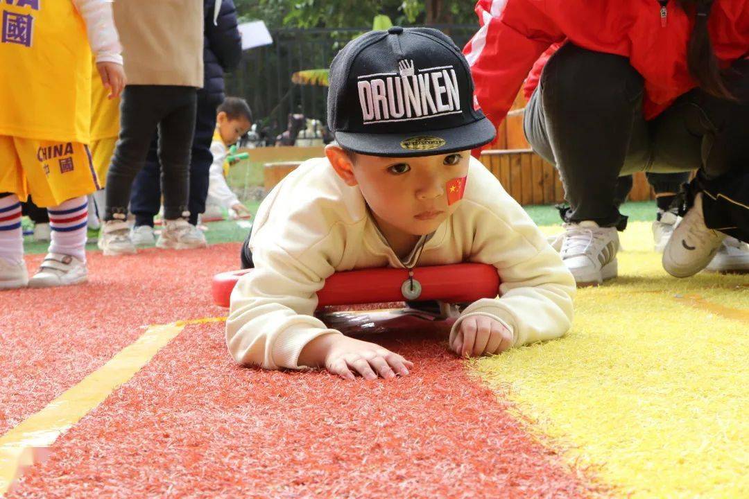 热火队员身手矫健在比赛中获胜在望的简单介绍 热火队员身手矫健在比赛中获胜在望的简单介绍