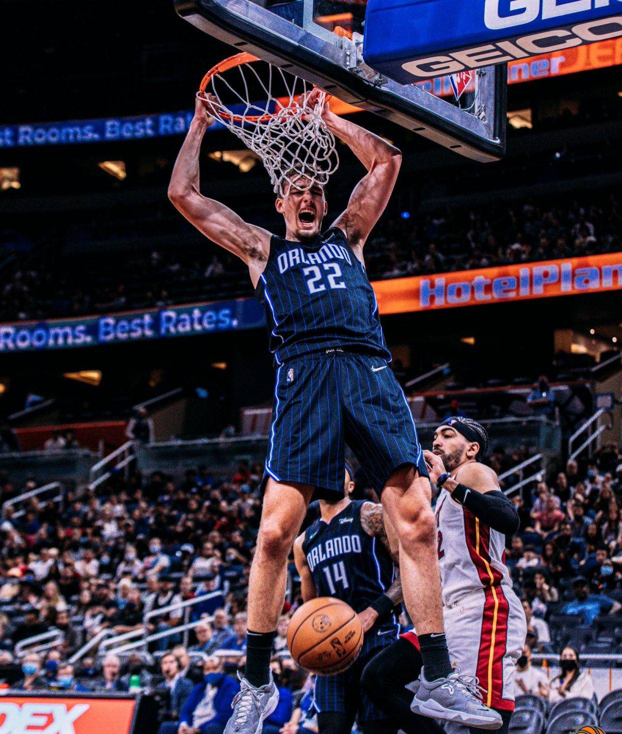 热火二连胜,团队凝聚力备受称赞的简单介绍 热火二连胜,团队凝聚力备受称赞的简单介绍