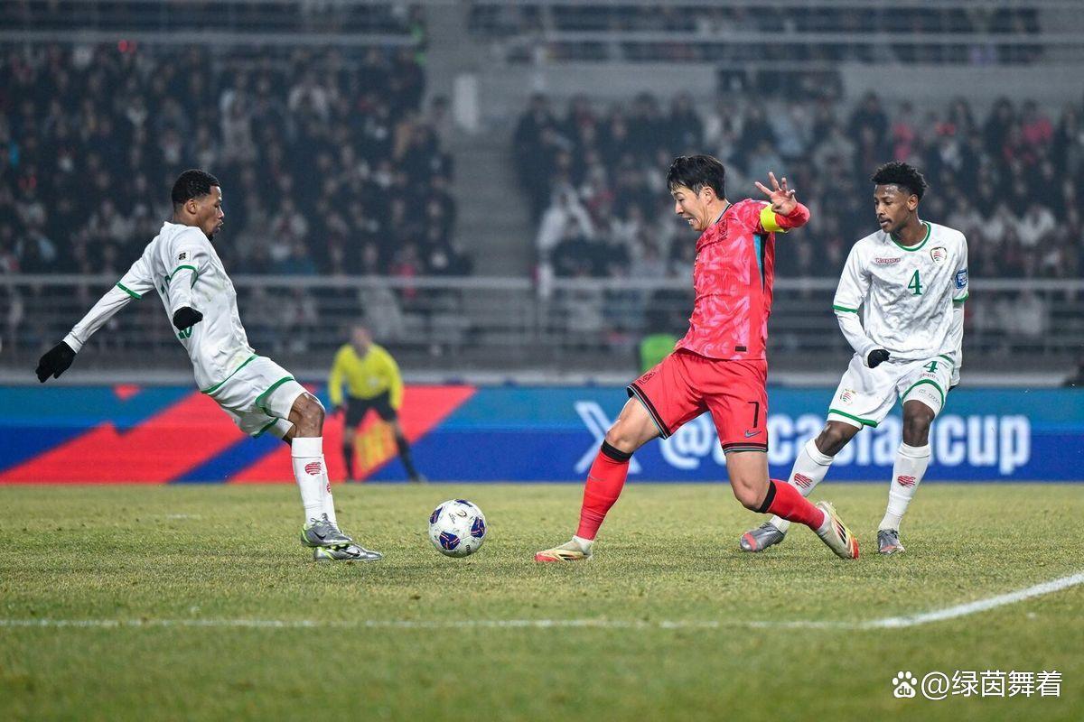 挑战极限!双方强队将在绿茵场上争夺荣誉 挑战极限!双方强队将在绿茵场上争夺荣誉