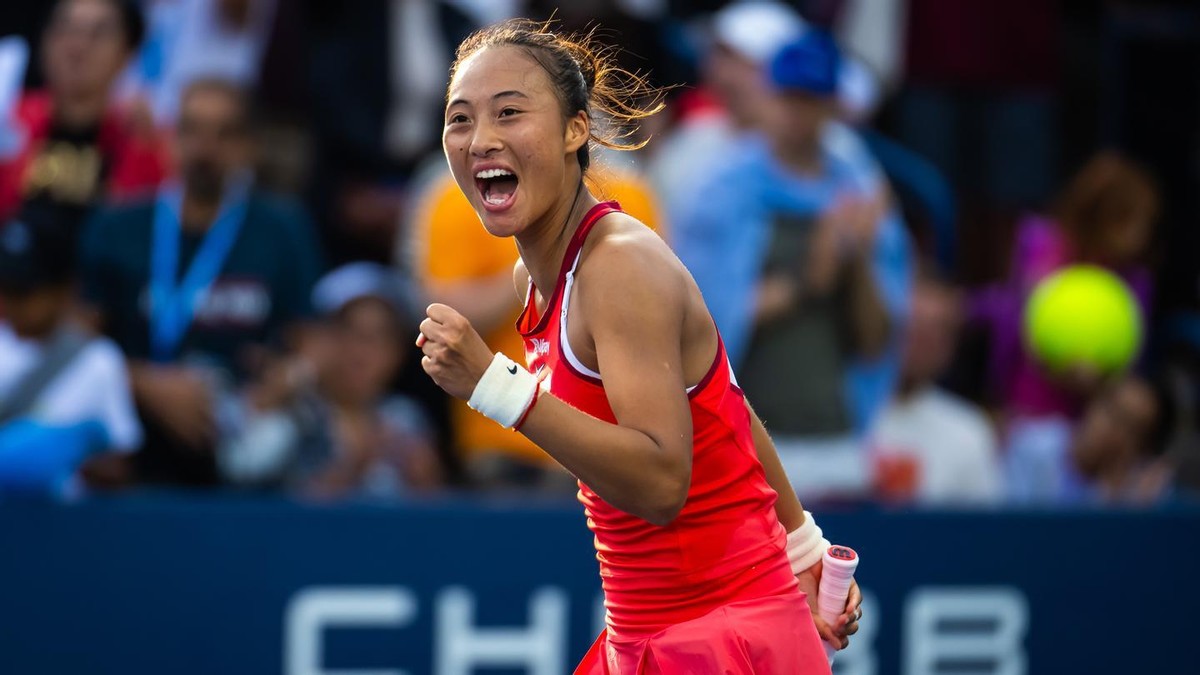 体操冠军实现三连冠,创历史纪录的简单介绍 体操冠军实现三连冠,创历史纪录的简单介绍