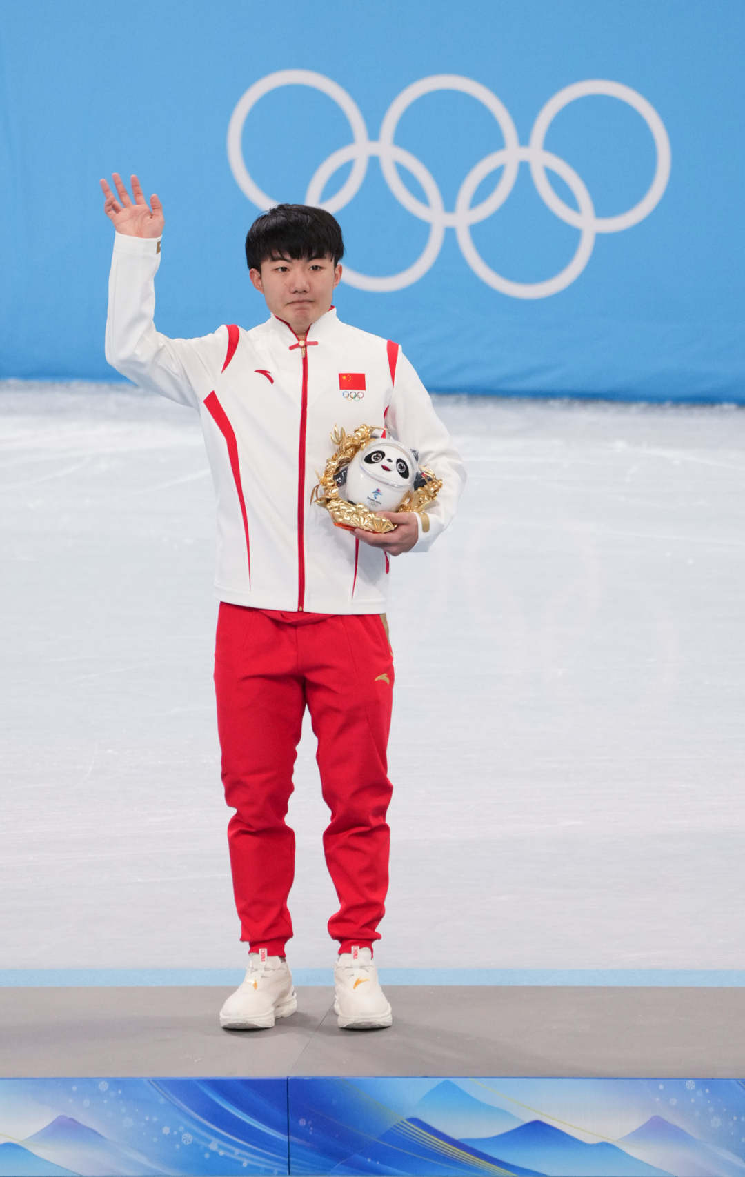 阿联酋举重队突破极限斩获银牌的简单介绍