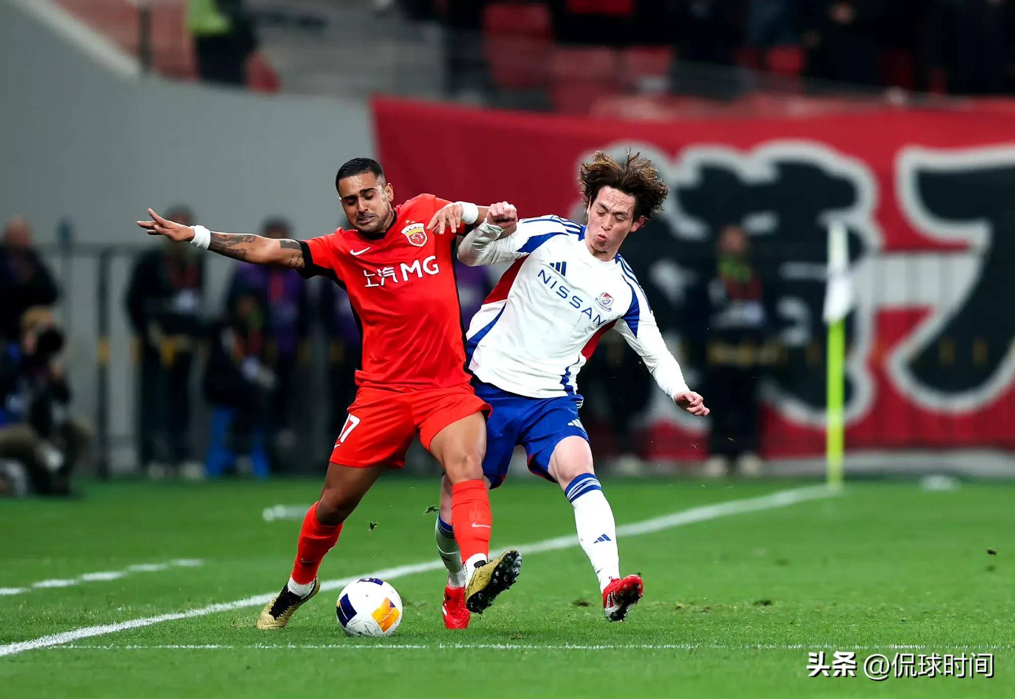 上海上港中锋梅开二度,助球队主场获胜的简单介绍 上海上港中锋梅开二度,助球队主场获胜的简单介绍